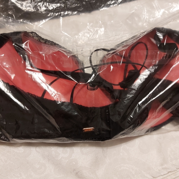 Never Worn Victoria's Secret bra wire free mild push up, black lace, hot pink - Picture 3 of 5